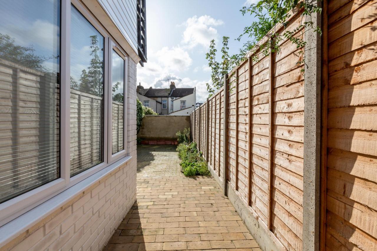 2 Bedrooms Serviced Apartment Excel Exhibition Centre, O2 Arena, Stratford Olympic City, Forest Gate, Central London Eksteriør bilde